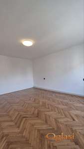 Trosoban stan, 57 m², Adamovićevo Naselje, Novi Sad