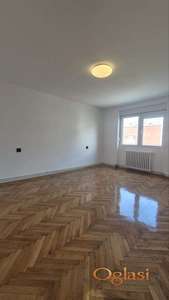 Trosoban stan, 57 m², Adamovićevo Naselje, Novi Sad