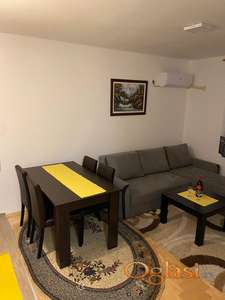 MANJI DVOIPOSOBAN STAN NA TELEPU, ODMAH USELJV SA PARKINGOM