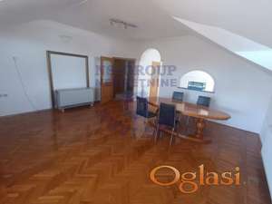 Izdaje se prostran četvorosoban stan površine 130 m2