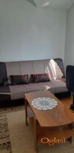 Bulevar/Sajam, 30m2. Jednosoban stan.