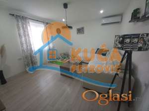 Prelep stan u prizemlju porodične zgrade, 80m2, kompletno renoviran, Donji Komren