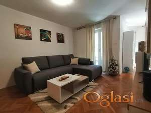 Uknjižen dvosoban stan 62m2 na dobroj lokaciji - Gundulićeva