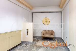 Lokal, zona 1, 15m2, prvi sprat