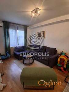 Porodičan stan, uknjižen, 2.5, sa parking mestom ID#9694