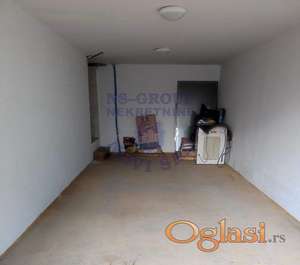 Garaža u dvorištu zgrade - Bulevar Evrope