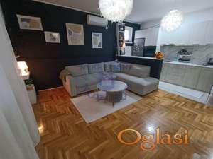 Trosoban stan sa parking mestom- Sajlovo!