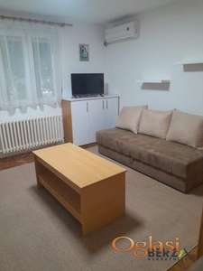  KOMFORNA GARSONJERA NA GRBAVICI