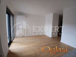 Izdaje se jednoiposoban stan kao poslovni ili stambeni prostor u kompleksu Novi Niš, sa garažnim mestom