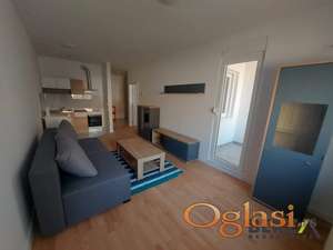  ODLIČAN, NAMEŠTEN DVOSOBAN STAN SA PAKINGOM, TELEP