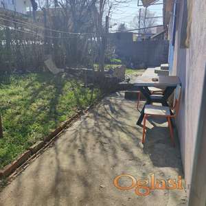 Izdajem dvosoban stan