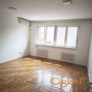 Dvoiposoban stan površine od 77m2 na Keju.