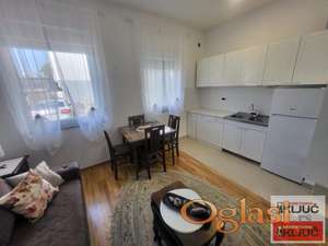 PETROVARADIN, 31m2, Jednoiposoban, Namešten