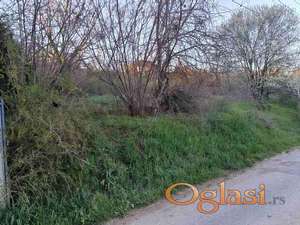 Plac, Mišeluk (front 17m, dubina 35m) u građevinskom području!