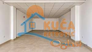 Izdaje se nov ulični lokal na Panteleju, 56m2