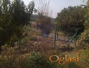 Odlično zemljište, nalazi se prema manastiru Remeta.