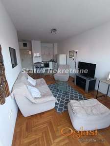 NAMEŠTEN JEDNOIPOSOBAN STAN 42M2 NOVA DETELINARA 330EU