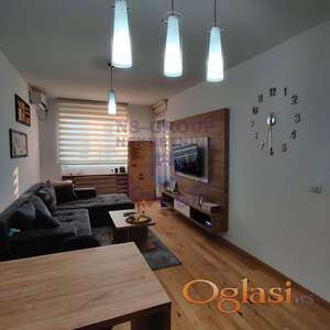 Izdaje se renoviran i kompletno namešten stan na Novoj Detelinari, površine 43 m².