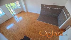 TROSOBAN USELJIV DUPLEKS BLIZU CENTRA