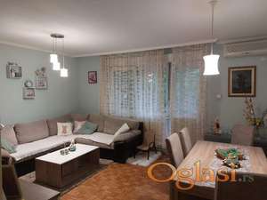 Odlican trosoban stan u Beceju