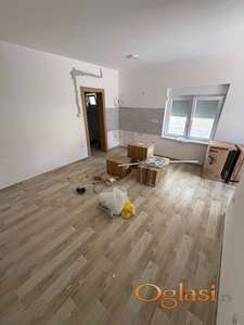 Novi Sad Klisa stan 30m2 HITNO!