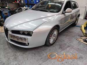 Alfa Romeo 159 kompletan auto u delovima kod boje 565/A
