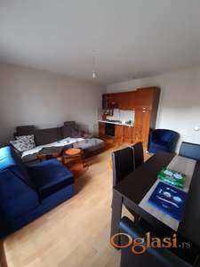 Izdaje se dvoiposoban namešten stan, Mokranjčeva blizu Vidikovac hotela, 49m2, grejanje na struju