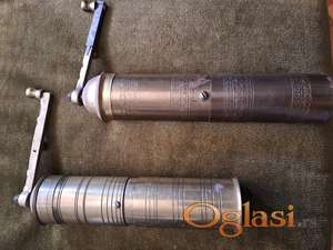 Stari mlin za kafu, 2 komada. Cena: 2100 dinara. Tel.060-5858153