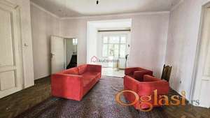 Jedinstveni Salonac sa dvorištem kod Botaničke