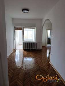  KOMFORAN POLUNAMEŠTEN TROSOBAN STAN, PET FRIENDLY - STARI GRAD