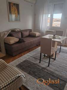 Nameštena garsonjera na Grbavici