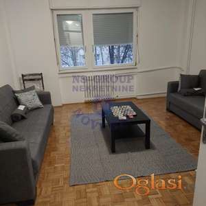 Izdaje se lep potpuno renoviran stan na Limanu IV