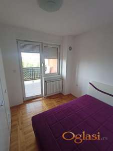 Lep stan na Novom Naselju kod okretnice