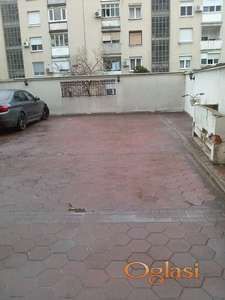 Parking mesto Lasla Gala