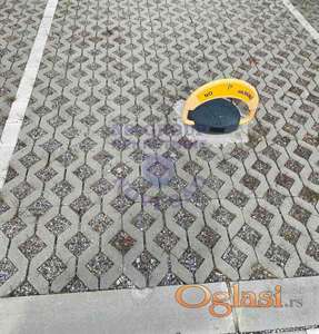 Parking mesto u dvorištu zgarde!