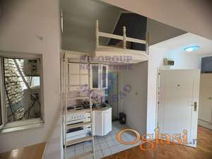 Predstavljamo Vam povoljnu garsonjeru na odličnoj lokaciji, na 3 minuta od centra.