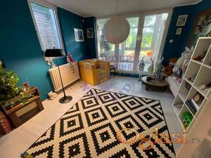 Odlična kuća na adicama