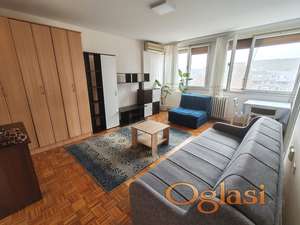 Liman izdaje se garsonjera sa odvojenom kuhinjom!