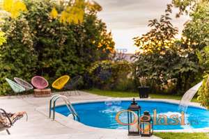 Ova prelepa spratna vila odiše elegancijom i komforom.