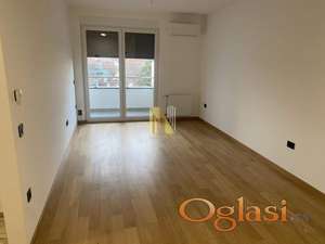 Dvosoban stan u novoj, tek useljenoj zgradi