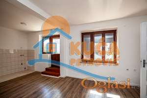 Dvosoban  stan, prizemlje, blizu  Palilulske  pijace, 54 m2, deo dvorišta