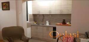 2,5 stan Karaburma iznad T.C.BIG odlicna lokacija