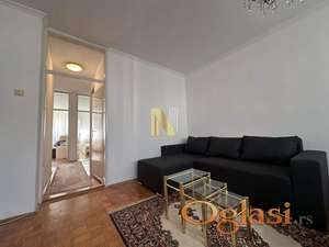 Troiposoban stan u Miše Dimitrijevića -  Parking