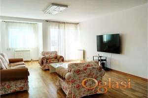 Izdajemo namešten trosoban stan na Vračaru, 88m2