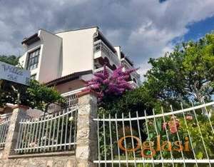 Kuca sa apartmanima u blizini mora Bijela-Herceg Novi