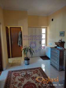 Velika spratna porodična kuća