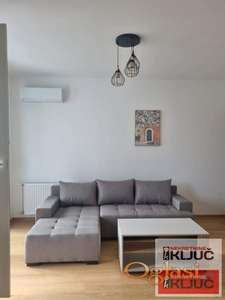 Odlican NOV stan preko puta Futoske pijace