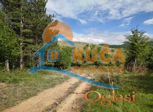 Na prodaju parcela pod šumom u Berbatovu, 3724m2