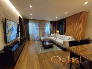 Izuzetan četvorosoban LUX stan!