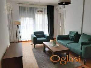 Lepo uređen stan u blizini Vukovog spomenika